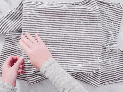 Poradnik pielęgnacji ubrań z delikatnych tkanin – jak dbać o jedwab, kaszmir i wełnę?